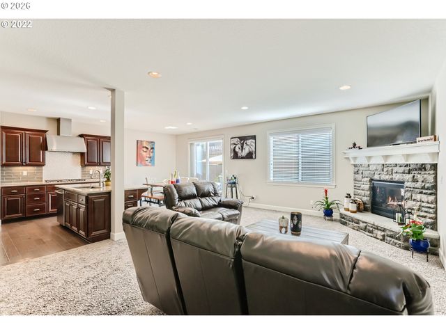 7890 Nw CROSSVINE St, Portland, OR 97229