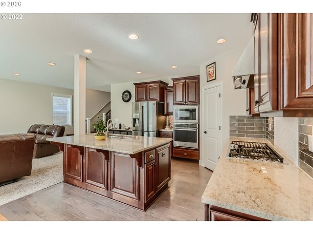 7890 Nw CROSSVINE St, Portland, OR 97229