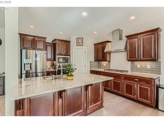 7890 Nw CROSSVINE St, Portland, OR 97229