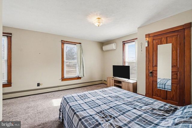 346 S S PARK AVENUE, Mercersburg, PA 17236