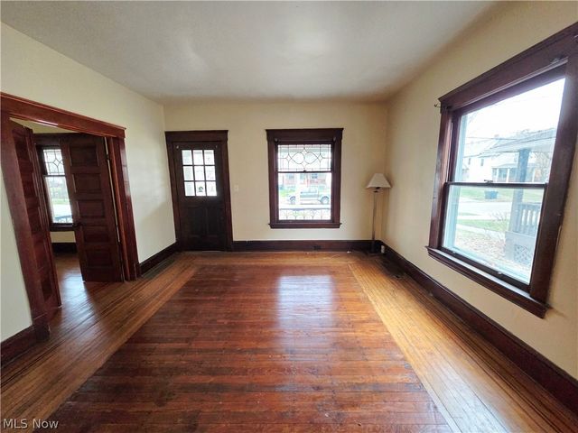 3421 Mapledale Avenue, Cleveland, OH 44109