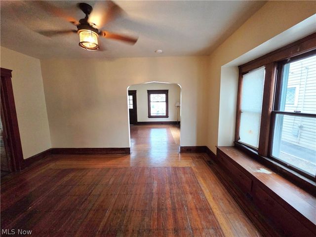 3421 Mapledale Avenue, Cleveland, OH 44109