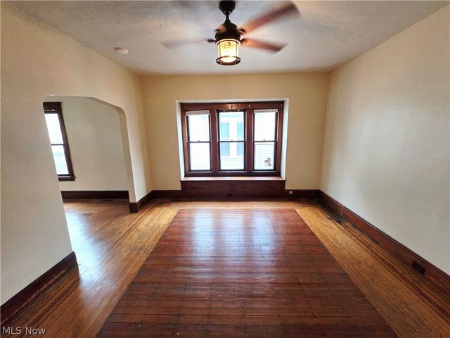 3421 Mapledale Avenue, Cleveland, OH 44109