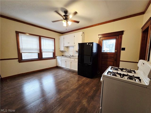 3421 Mapledale Avenue, Cleveland, OH 44109