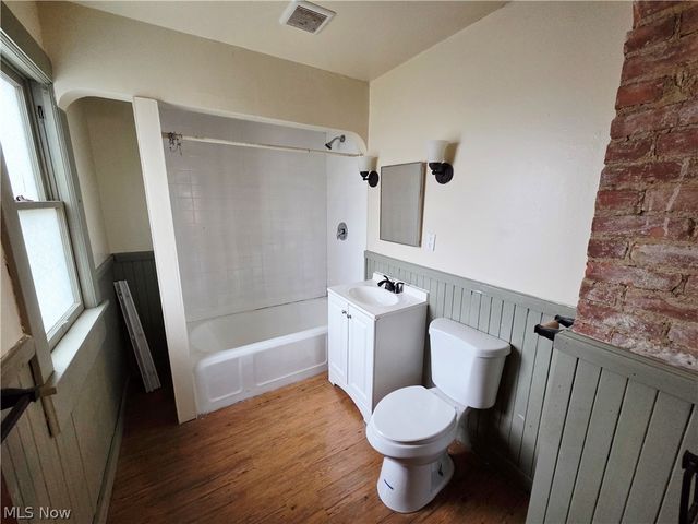 3421 Mapledale Avenue, Cleveland, OH 44109