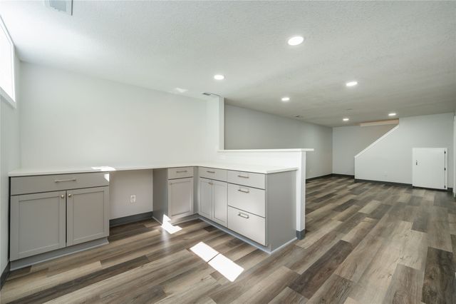 401 39th Street, West Des Moines, IA 50265