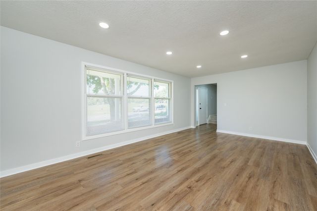 401 39th Street, West Des Moines, IA 50265
