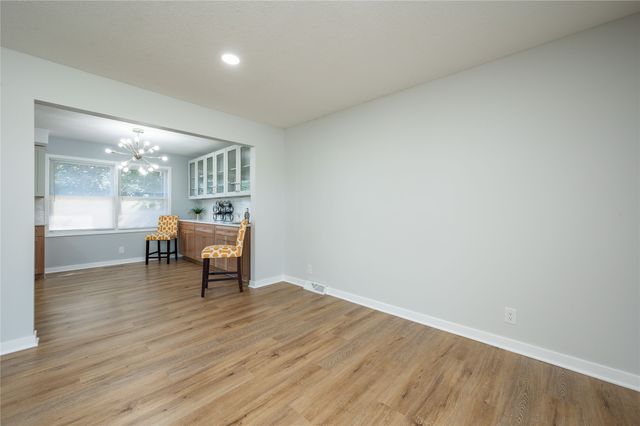 401 39th Street, West Des Moines, IA 50265