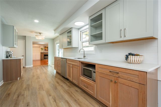 401 39th Street, West Des Moines, IA 50265