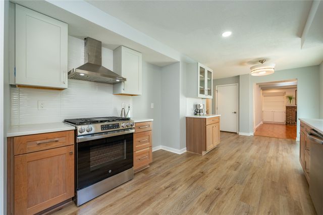 401 39th Street, West Des Moines, IA 50265