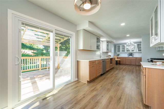 401 39th Street, West Des Moines, IA 50265