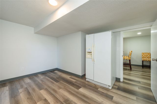 401 39th Street, West Des Moines, IA 50265