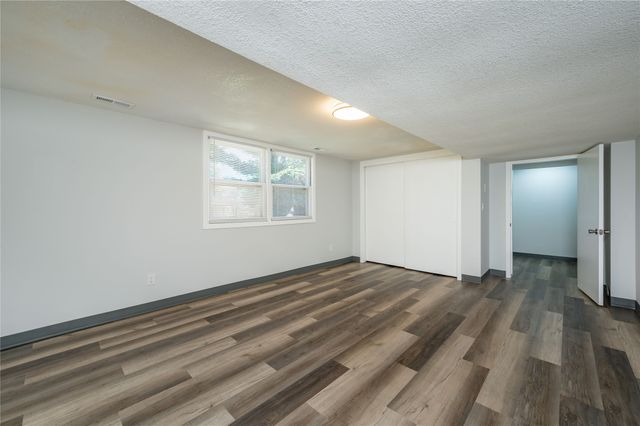 401 39th Street, West Des Moines, IA 50265