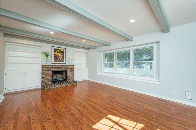 401 39th Street, West Des Moines, IA 50265
