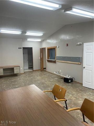 2470 Massillon Road, Akron, OH 44312