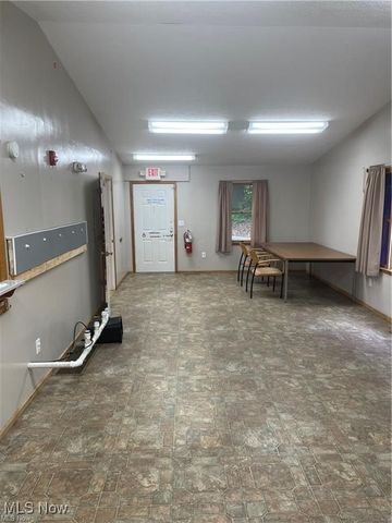 2470 Massillon Road, Akron, OH 44312