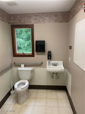 2470 Massillon Road, Akron, OH 44312