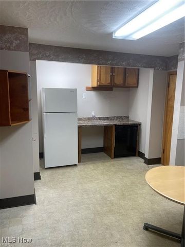 2470 Massillon Road, Akron, OH 44312