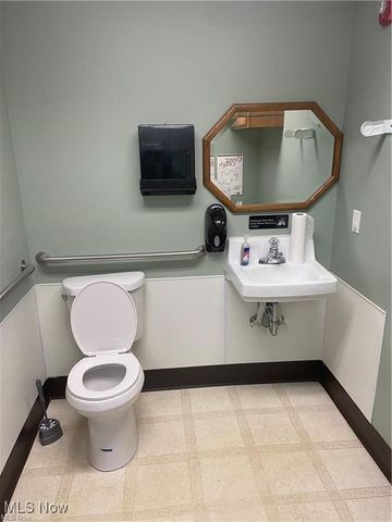 2470 Massillon Road, Akron, OH 44312