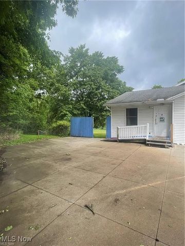 2470 Massillon Road, Akron, OH 44312