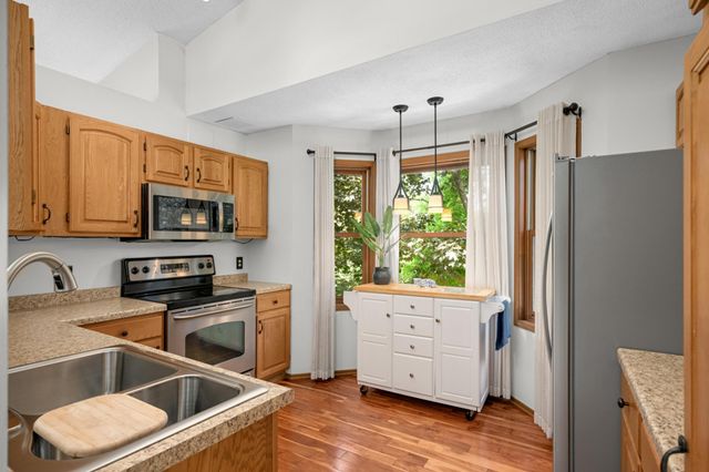 7365 Bren Lane, Eden Prairie, MN 55346