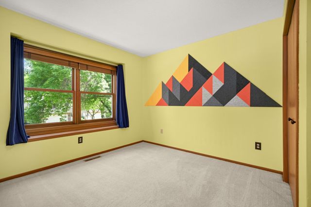 7365 Bren Lane, Eden Prairie, MN 55346