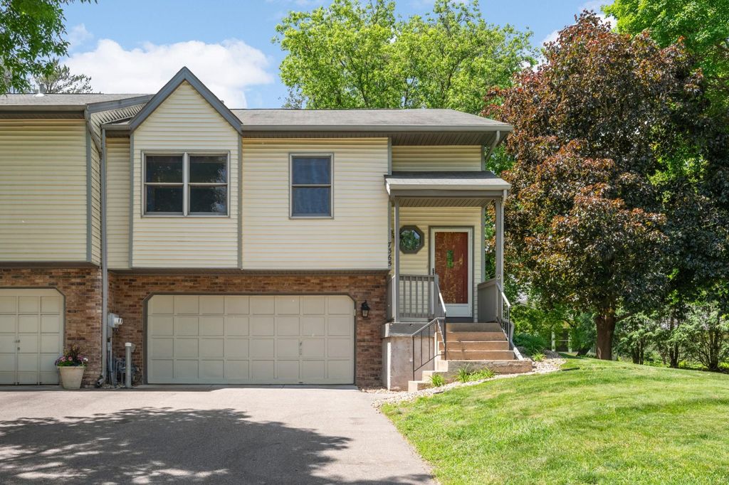 7365 Bren Lane, Eden Prairie, MN 55346