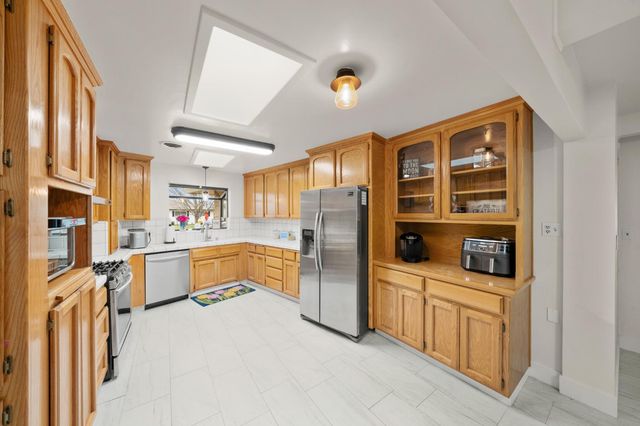 716 King Ave, Yuba City, CA 95991