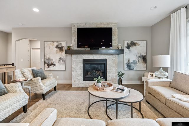 12651 sherman Plaza, Omaha, NE 68138