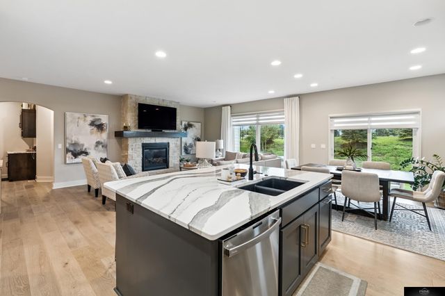 12651 sherman Plaza, Omaha, NE 68138