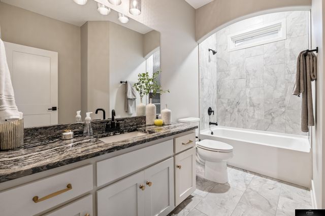 12651 sherman Plaza, Omaha, NE 68138