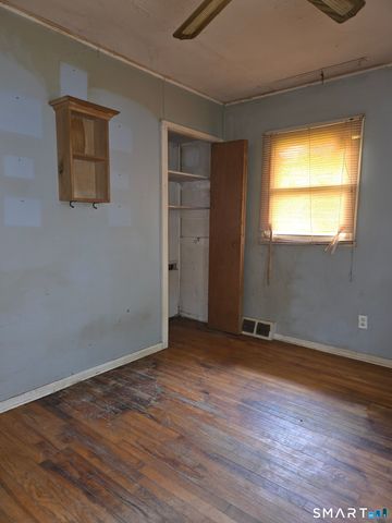 60 Charles Street, Meriden, CT 06451
