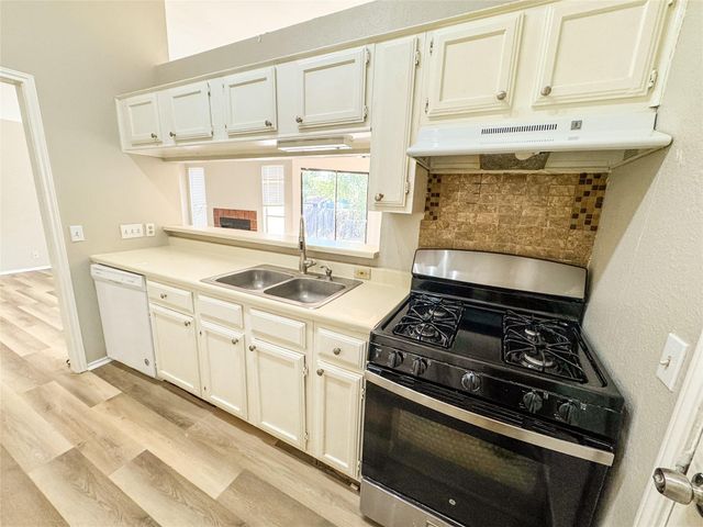 2315 Windsong TRL, Round Rock, TX 78664