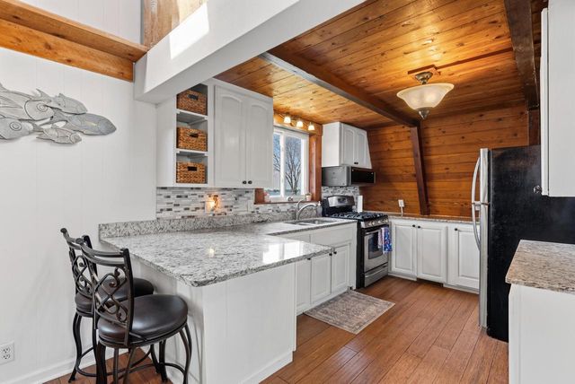W10285 Shorecrest DRIVE, Fox Lake, WI 53933