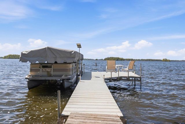 W10285 Shorecrest DRIVE, Fox Lake, WI 53933