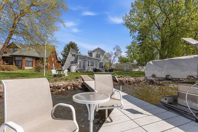 W10285 Shorecrest DRIVE, Fox Lake, WI 53933