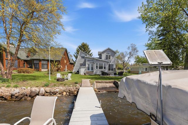 W10285 Shorecrest DRIVE, Fox Lake, WI 53933