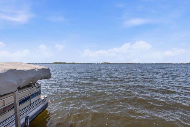 W10285 Shorecrest DRIVE, Fox Lake, WI 53933
