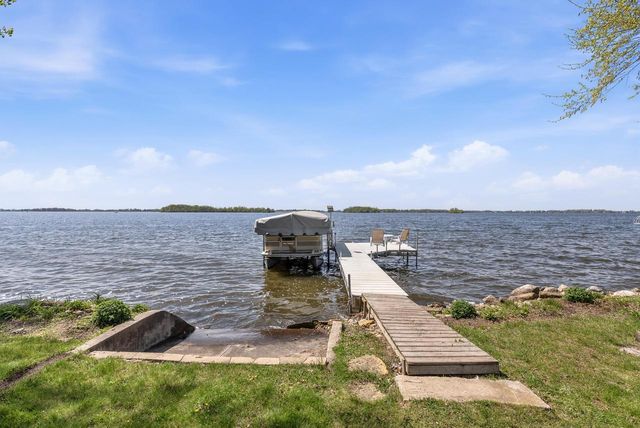 W10285 Shorecrest DRIVE, Fox Lake, WI 53933