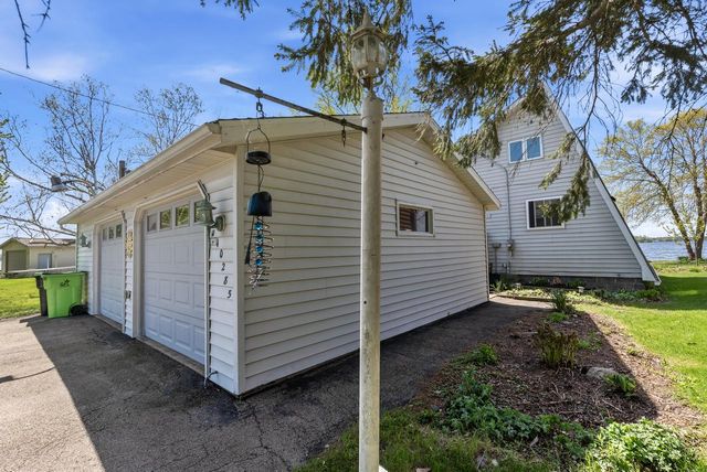 W10285 Shorecrest DRIVE, Fox Lake, WI 53933