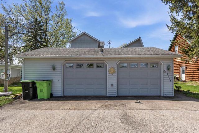 W10285 Shorecrest DRIVE, Fox Lake, WI 53933