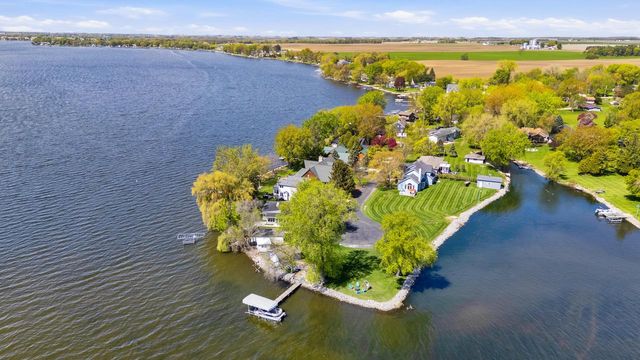 W10285 Shorecrest DRIVE, Fox Lake, WI 53933