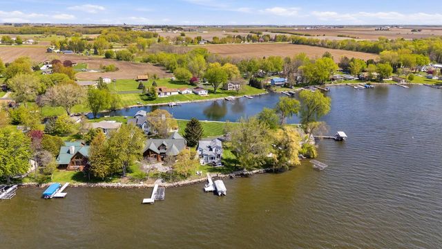 W10285 Shorecrest DRIVE, Fox Lake, WI 53933