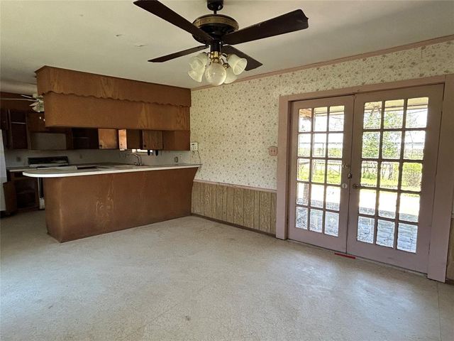 11332 Highcrest Drive, Conroe, TX 77303