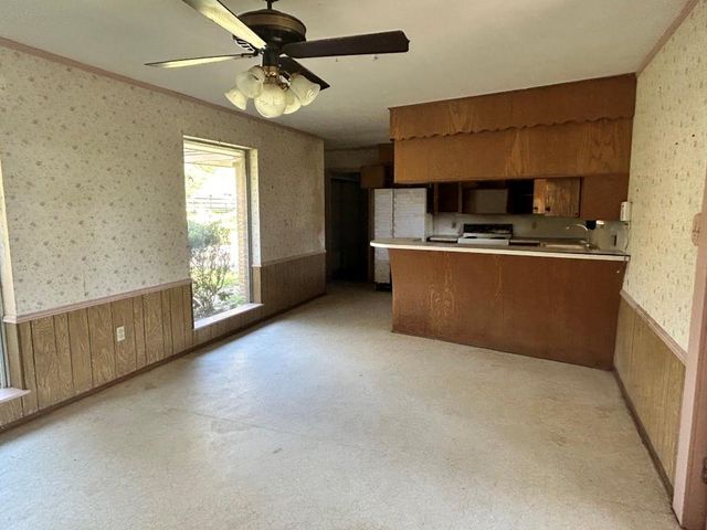 11332 Highcrest Drive, Conroe, TX 77303