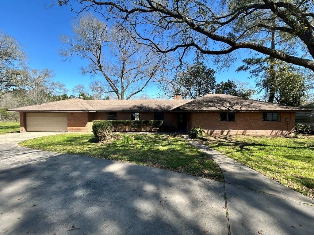 11332 Highcrest Drive, Conroe, TX 77303