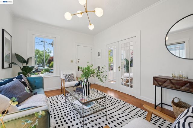 4987 SHAFTER AVENUE, Oakland, CA 94609