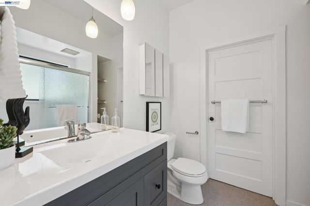 4987 SHAFTER AVENUE, Oakland, CA 94609