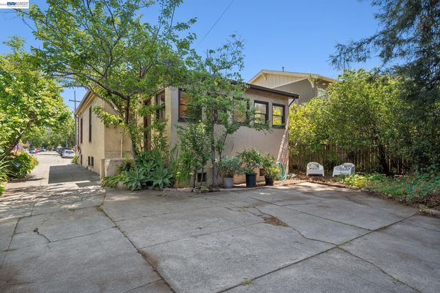 4987 SHAFTER AVENUE, Oakland, CA 94609