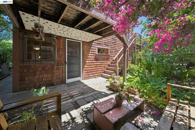 4987 SHAFTER AVENUE, Oakland, CA 94609
